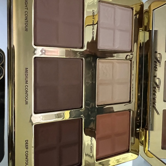 1 Too Faced Cocoa Contour This also smells like Chocolate with brush - Picture 5 of 6